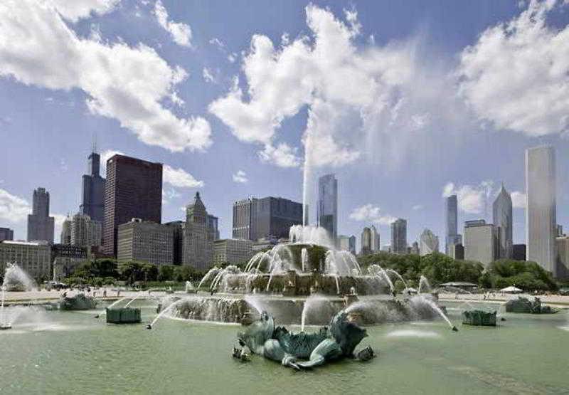 Hotel Fairfield & Chicago Midway Airport