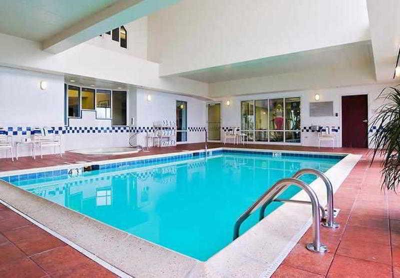 Hotel Fairfield & Chicago Midway Airport