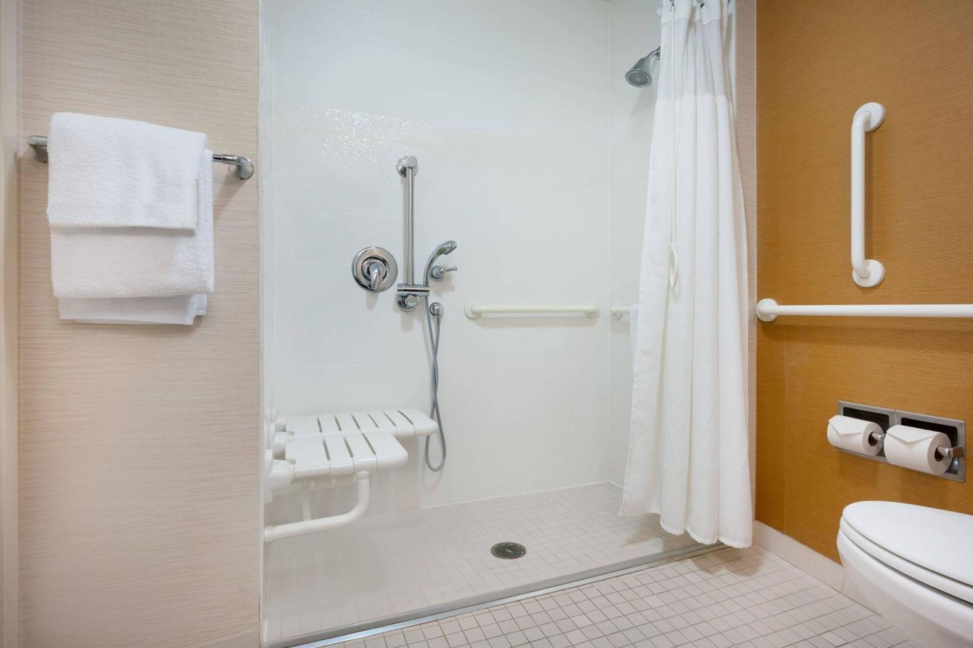 Fairfield & Chicago Midway Airport Hotel Bedford Park