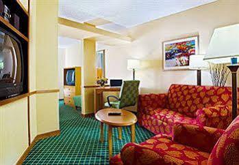 Fairfield & Chicago Midway Airport 3*