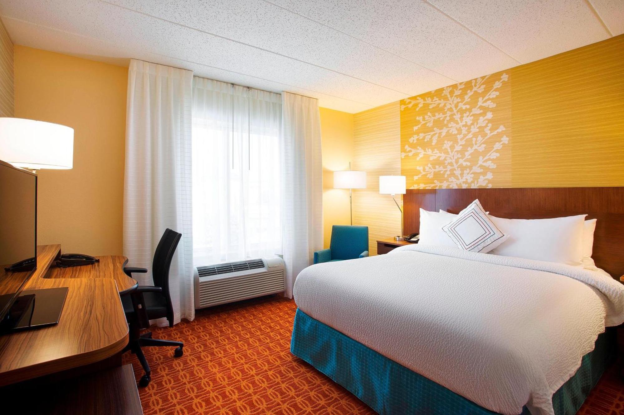 Hotel Fairfield & Chicago Midway Airport Bedford Park